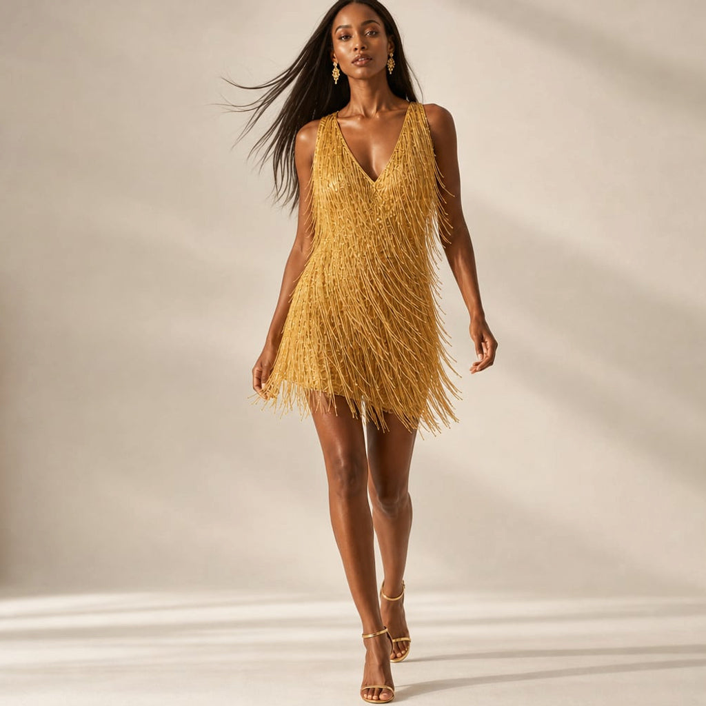 Vestido mini de lentejuelas con flecos escalonados escote en V en Gold – Labetina